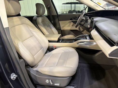 Used 2024 Lincoln Nautilus Premier AWD/4WD image 28