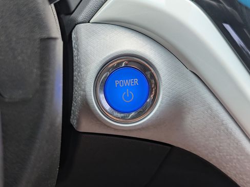 Used 2020 Chevrolet Bolt LT FWD image 32