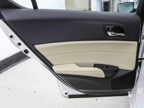 Used 2017 Acura ILX FWD image 18
