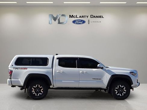 Used 2023 Toyota Tacoma TRD Off-Road w/ Technology Package AWD/4WD image 6