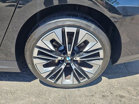 Certified 2026 BMW 530i w/ Premium Package RWD image 36