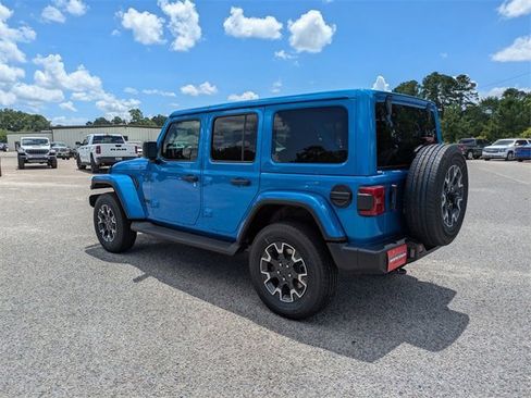 New 2025 Jeep Wrangler Sahara image 39