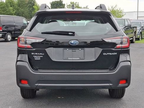 Used 2025 Subaru Outback AWD/4WD image 8