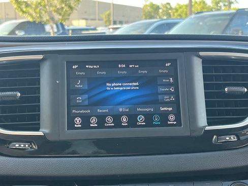 Used 2020 Chrysler Pacifica Touring-L FWD image 31