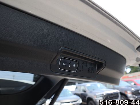Used 2022 Ford Explorer Limited w/ Equipment Group 301A AWD/4WD image 24