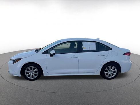 Used 2025 Toyota Corolla LE FWD image 7