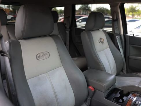 Used 2006 Jeep Grand Cherokee Overland w/ Skid Plate Group AWD/4WD image 21