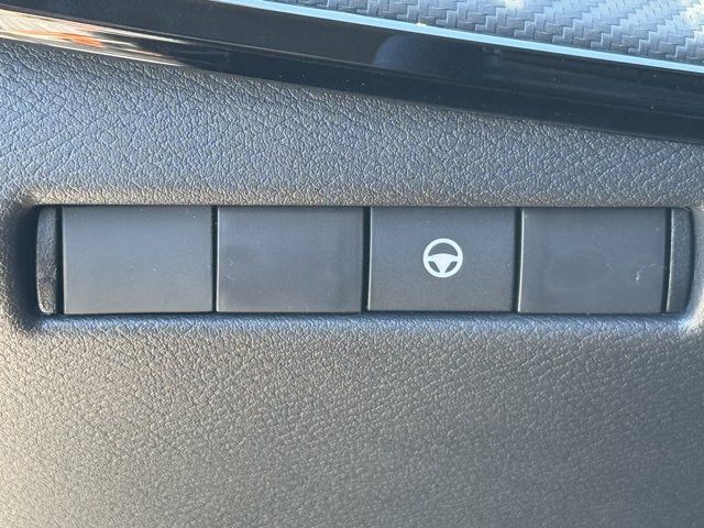 New 2026 Nissan Kicks SR w/ Cold Weather Package AWD/4WD image 7