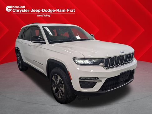 Used 2022 Jeep Grand Cherokee Limited 4xe w/ Luxury Tech Group II AWD/4WD image 1