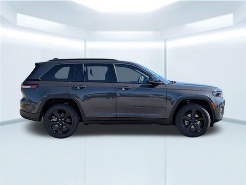 New 2026 Jeep Grand Cherokee Limited w/ Limited Altitude Package image 8