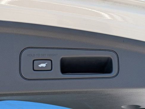 Used 2023 Acura MDX Advance image 14