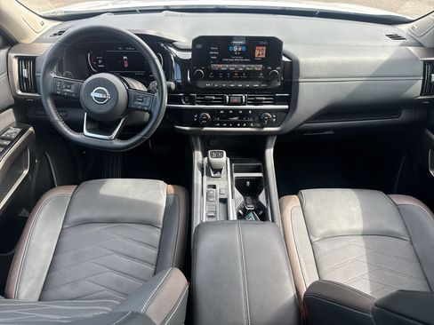 Used 2025 Nissan Pathfinder Platinum w/ Cargo Package FWD image 10