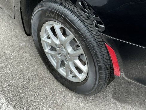 Used 2025 Chrysler Pacifica Select image 14