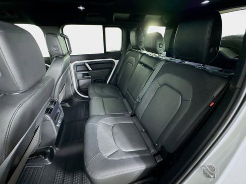 Used 2024 Land Rover Defender 110 X-Dynamic SE image 25