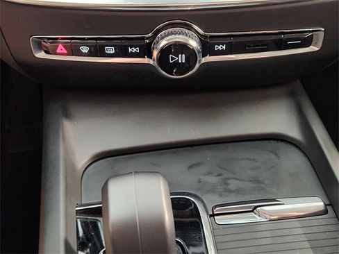 Used 2024 Volvo S60 B5 Core image 19