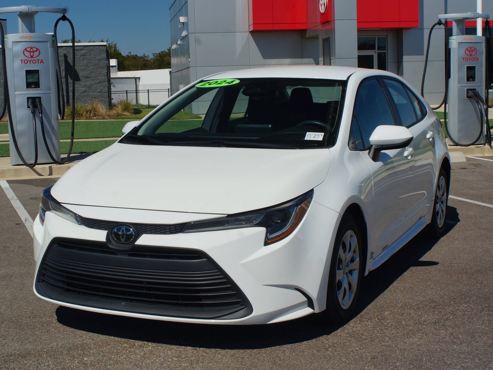 Used 2024 Toyota Corolla LE FWD image 22
