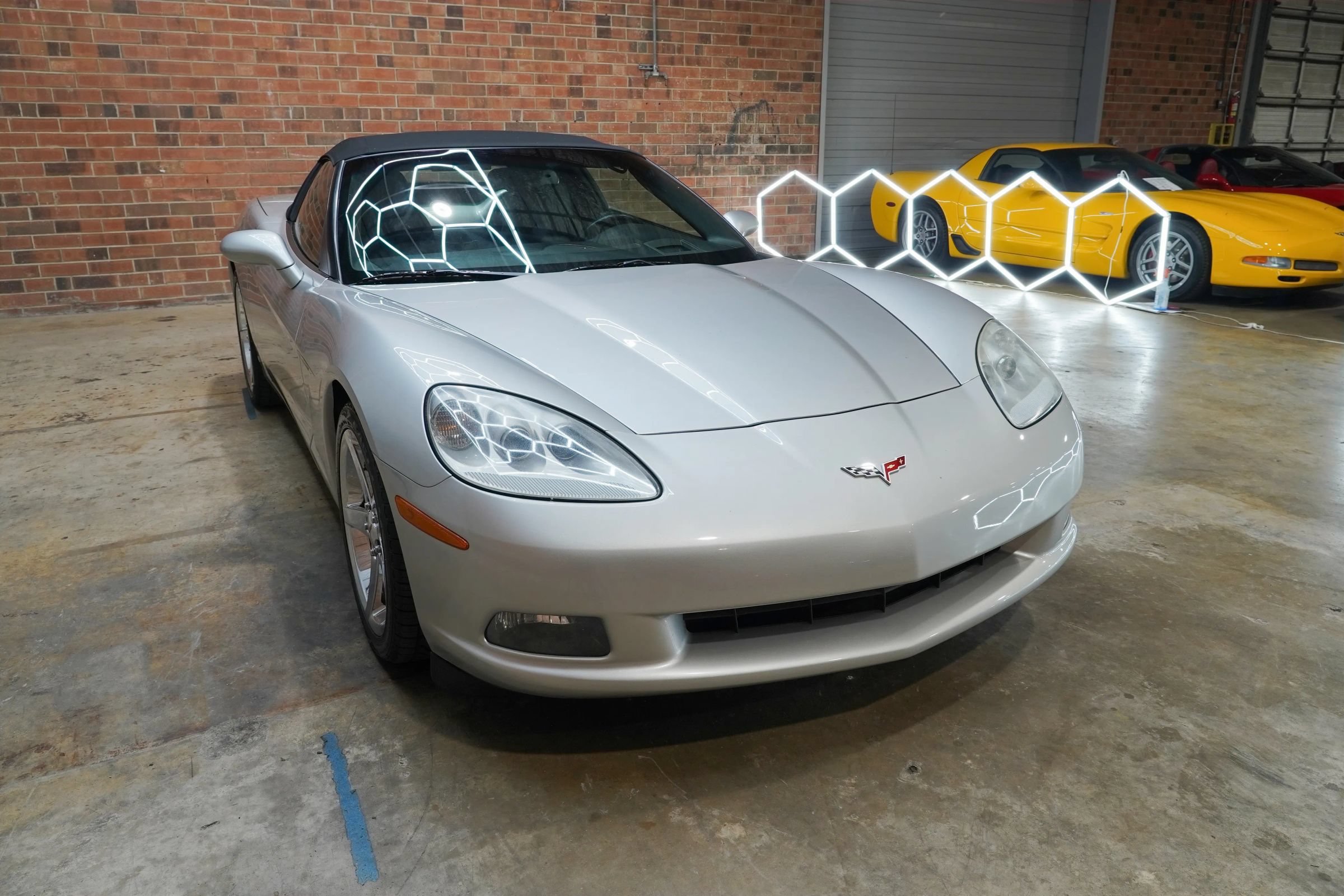 Used 2006 Chevrolet Corvette Coupe w/ Preferred Equipment Group RWD image 4