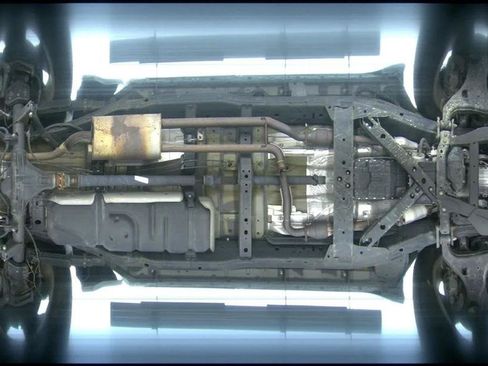 Used 2017 Nissan Titan SV image 19