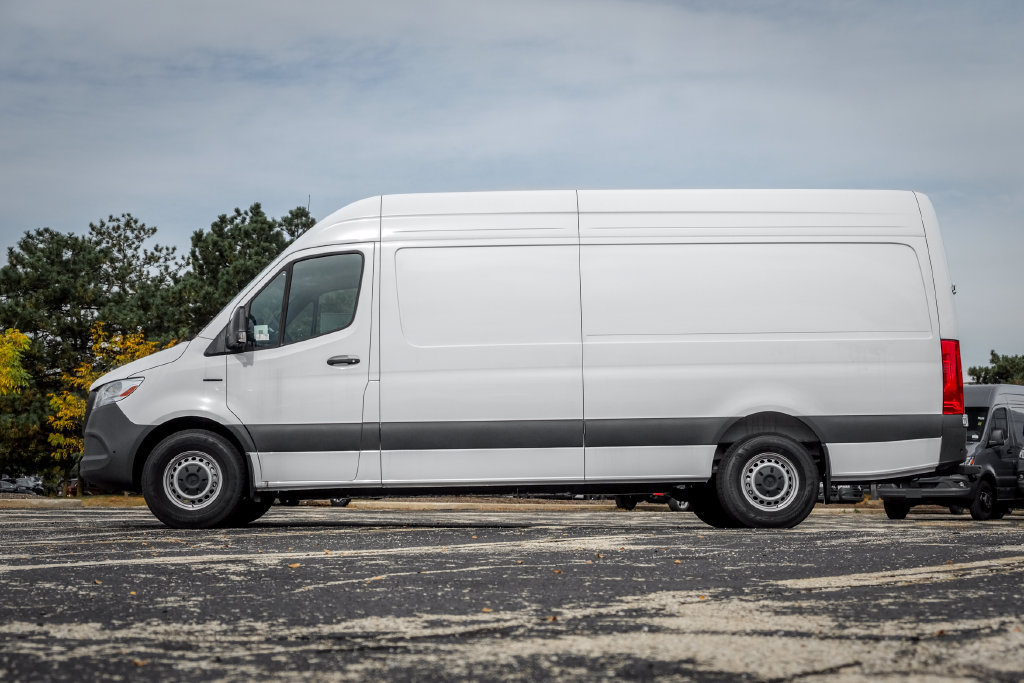 New 2025 Mercedes-Benz eSprinter 170 Cargo image 3
