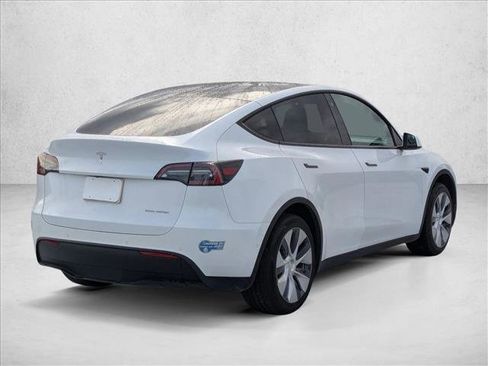 Used 2021 Tesla Model Y 2WD image 5