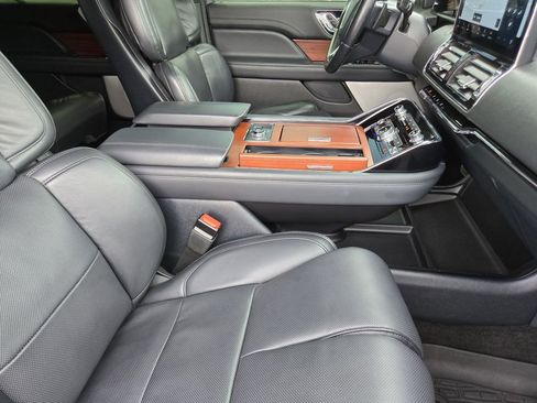 Used 2023 Lincoln Navigator Reserve w/ Equipment Group 201A image 9