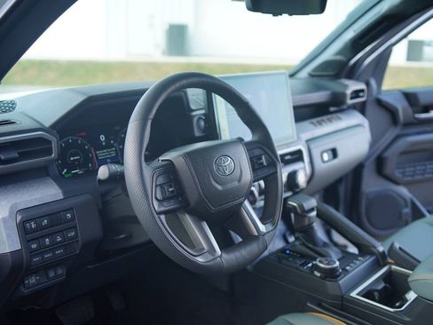 Used 2024 Toyota Tacoma 4x4 Double Cab Hybrid image 29