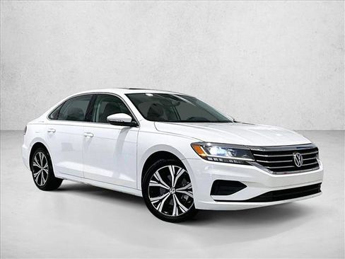 Used 2022 Volkswagen Passat 2.0T SE FWD image 12