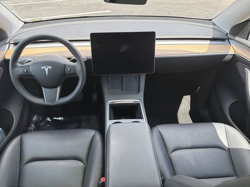 Used 2023 Tesla Model Y Performance AWD/4WD image 14