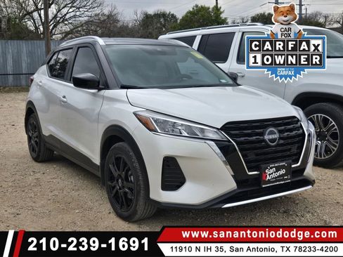 Used 2024 Nissan Kicks SV image 1