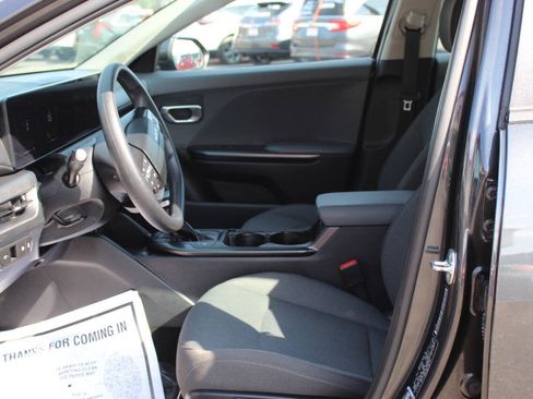 Used 2025 Kia K4 FWD image 16