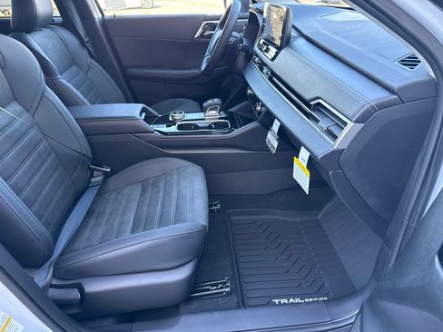 New 2026 Mitsubishi Outlander AWD image 29