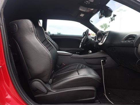 Used 2016 Dodge Challenger SRT Hellcat RWD image 12