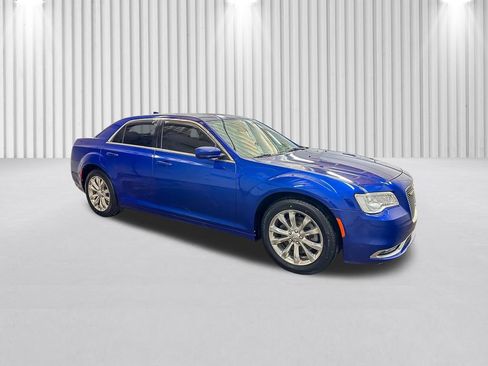 Used 2019 Chrysler 300 Touring L w/ Quick Order Package 22F AWD/4WD image 2