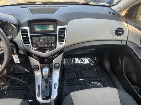 Used 2012 Chevrolet Cruze LS w/ Connectivity Package FWD image 31