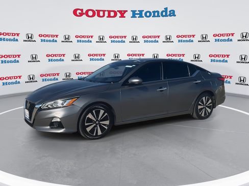 Used 2020 Nissan Altima 2.5 SV image 5