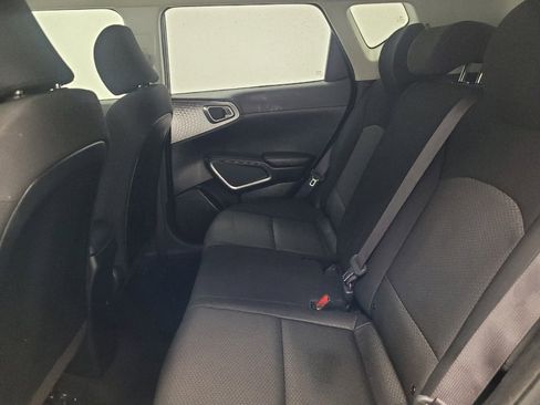 Used 2021 Kia Soul LX image 18