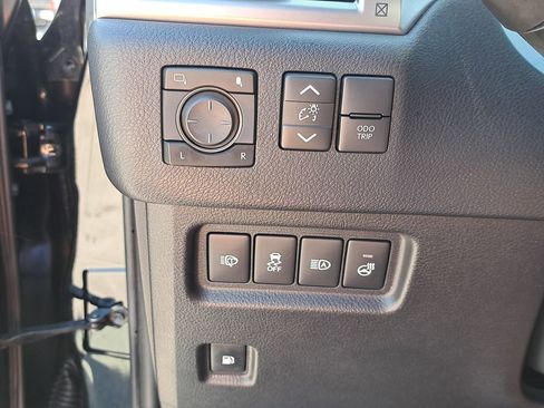 Used 2022 Lexus GX 460 Premium w/ Premium Package image 30