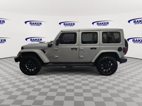 Used 2023 Jeep Wrangler Unlimited Sahara w/ Cold Weather Group AWD/4WD image 8