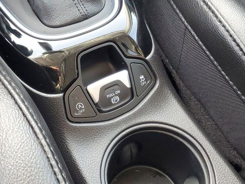 Used 2020 Jeep Compass Latitude image 25