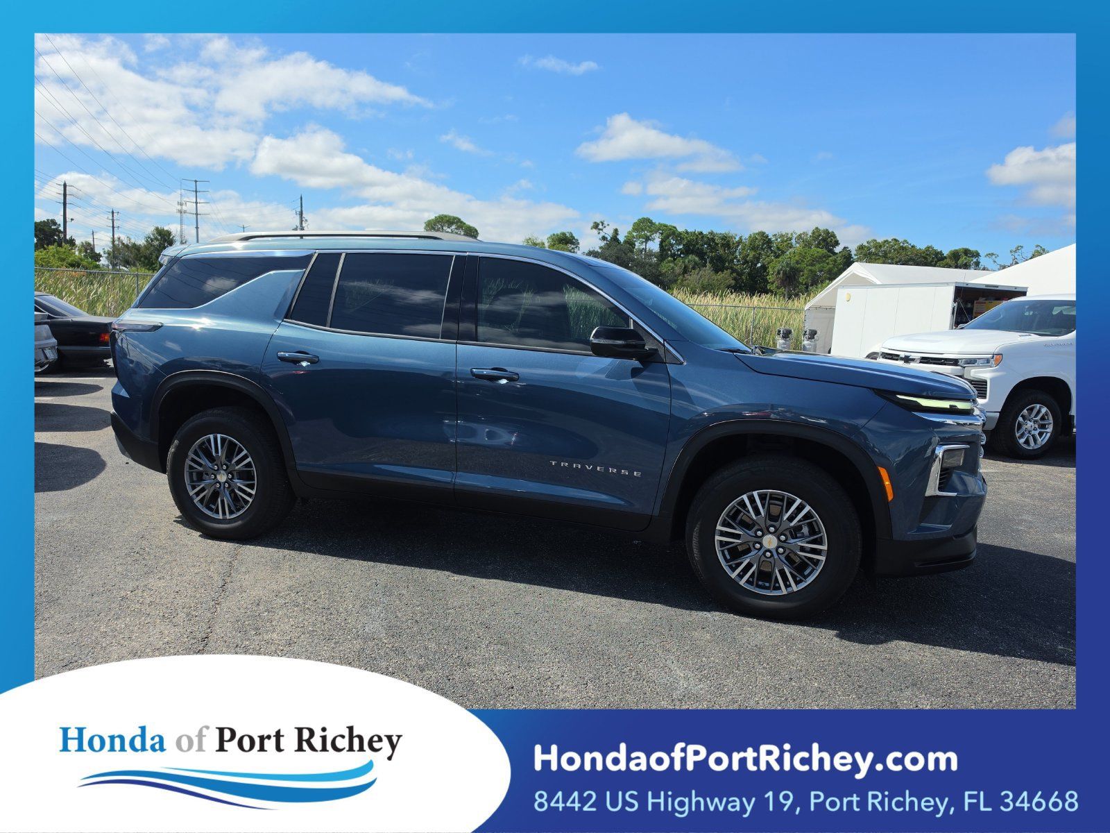 Used 2026 Chevrolet Traverse LT w/ Driver Confidence Package FWD image 1