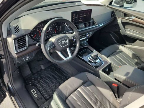 Certified 2023 Audi Q5 2.0T Premium w/ Convenience Package AWD/4WD image 2