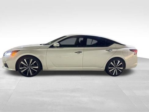 Used 2019 Nissan Altima 2.5 Platinum image 11