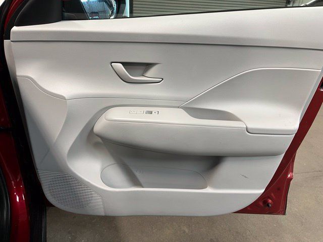 Used 2024 Hyundai Kona SEL FWD image 11