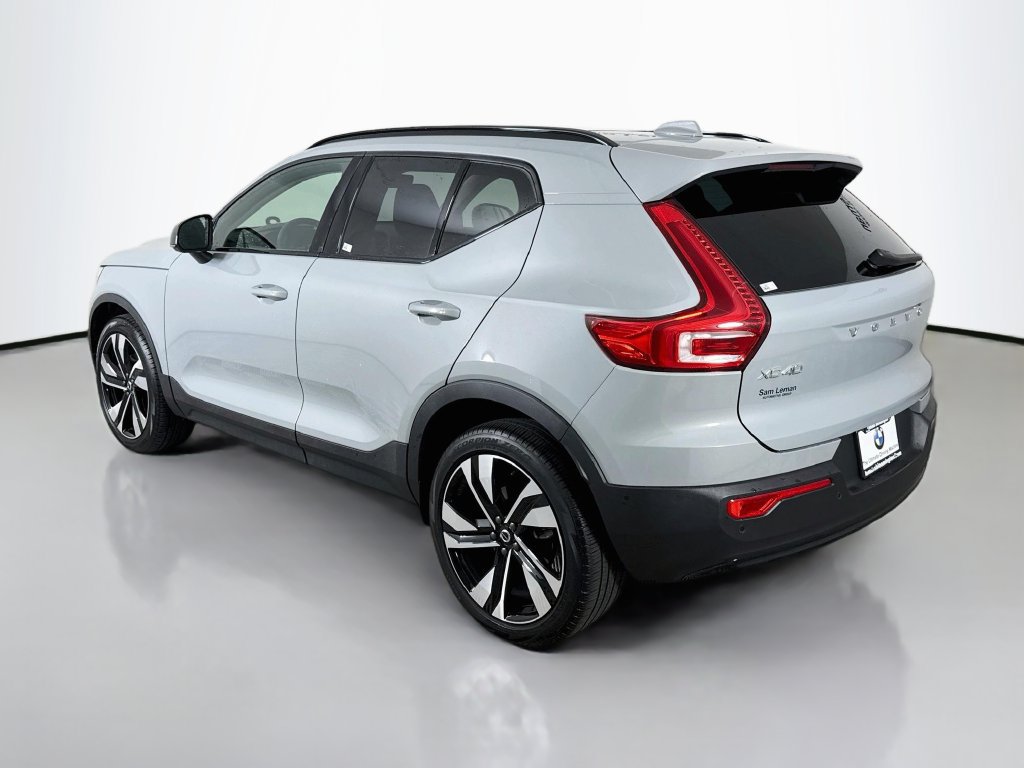 Used 2025 Volvo XC40 B5 Ultra AWD/4WD image 5