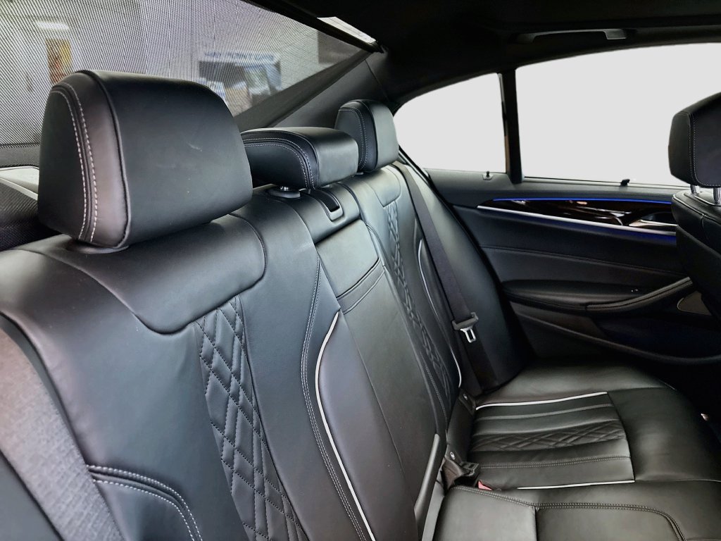 Used 2020 BMW M550i xDrive AWD/4WD image 33