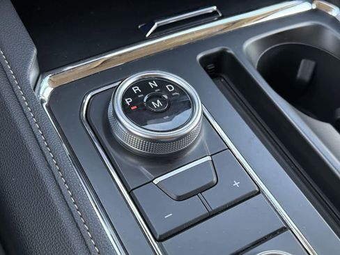 Used 2024 Ford Expedition Max XLT image 16