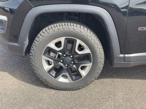 Used 2018 Jeep Compass Trailhawk w/ Cold Weather Group AWD/4WD image 34