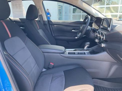 Used 2025 Nissan Sentra SR w/ Midnight Edition FWD image 9