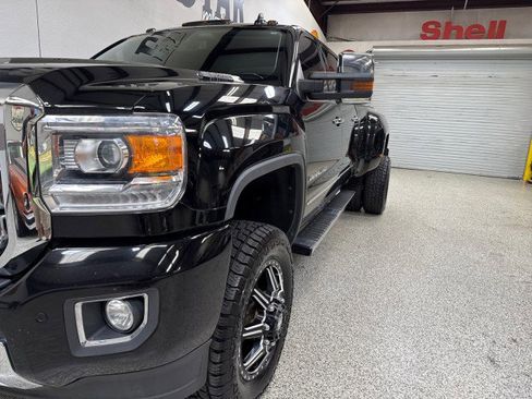 Used 2018 GMC Sierra 3500 Denali w/ Duramax Plus Package image 10