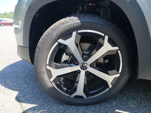New 2025 Volkswagen Taos SEL image 27